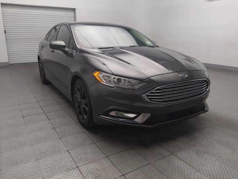 Used 2018 Ford Fusion SE w/ Equipment Group 201A FWD image 14