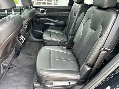 Used 2022 Kia Sorento SX image 11