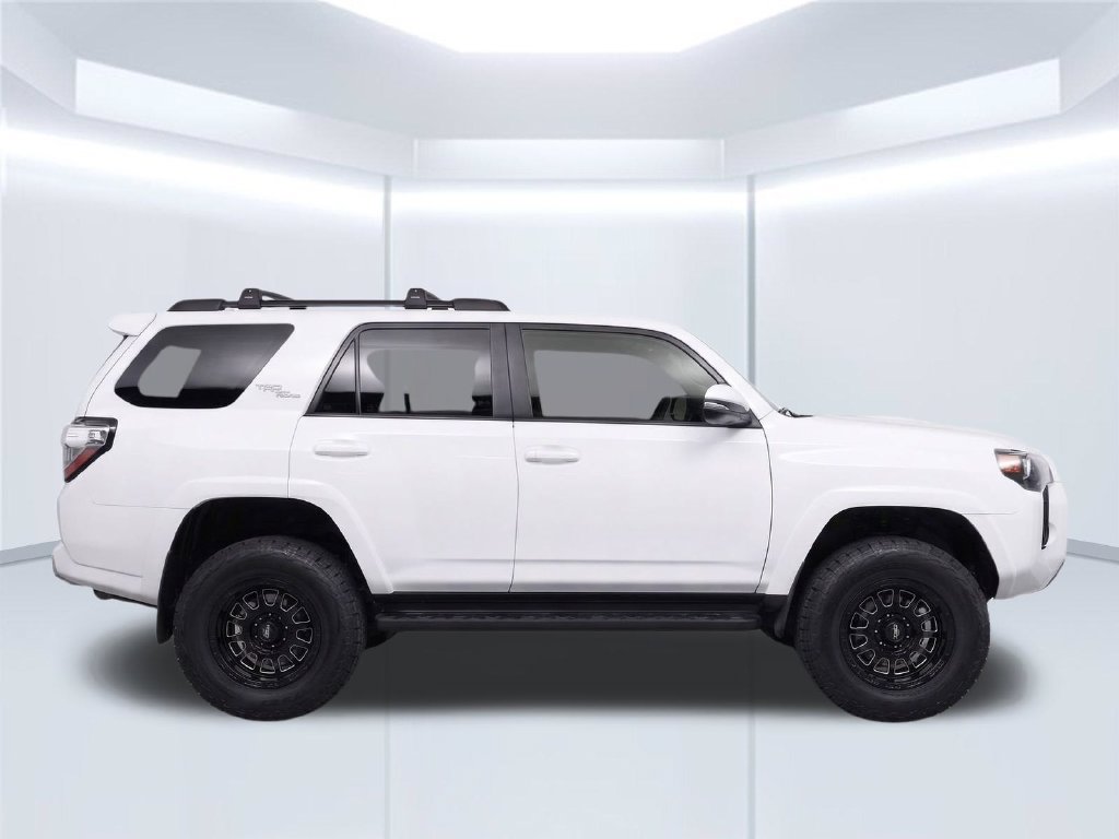 Used 2019 Toyota 4Runner TRD Off-Road Premium AWD/4WD image 10