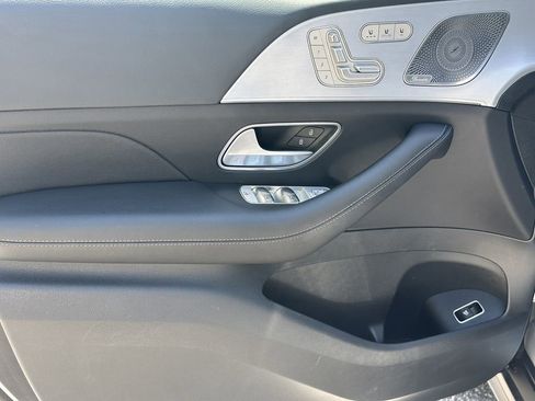 Certified 2025 Mercedes-Benz GLS 450 4MATIC image 11