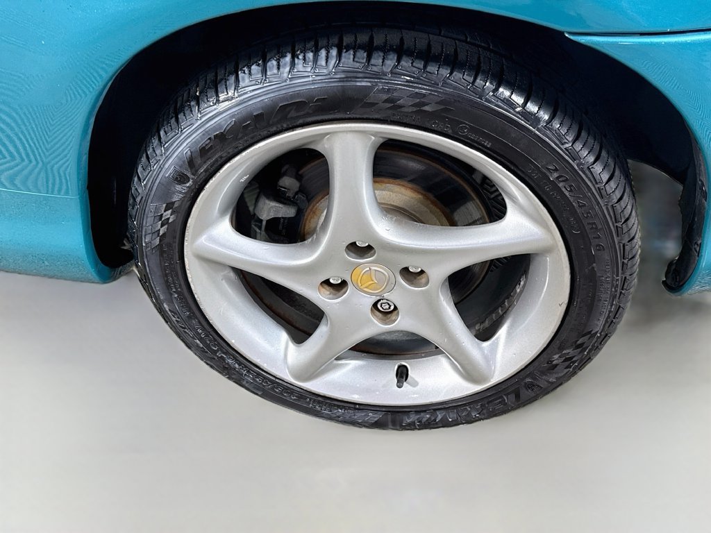 Used 2003 MAZDA MX-5 Miata RWD image 28