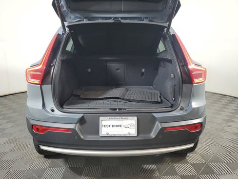 Used 2023 Volvo XC40 B5 Plus w/ Protection Package Premier AWD/4WD image 9