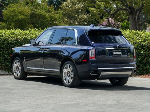 Certified 2022 Rolls-Royce Cullinan w/ Cullinan Package AWD/4WD image 5