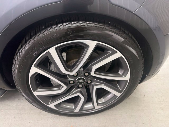 Certified 2025 Land Rover Discovery Dynamic SE AWD/4WD image 25