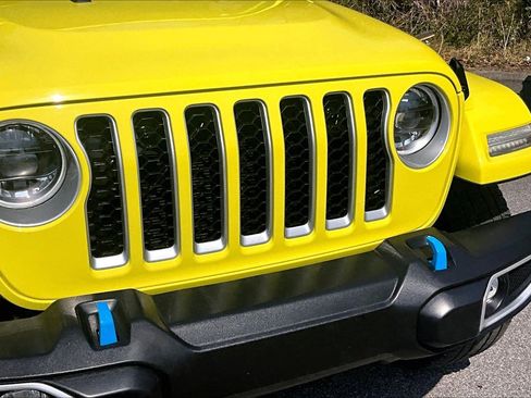 Used 2023 Jeep Wrangler Sahara w/ Cold Weather Group image 28