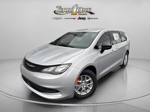 New 2026 Chrysler Voyager LX image 4