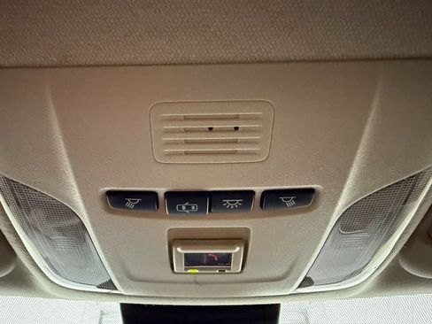 Used 2021 Toyota Corolla LE image 21