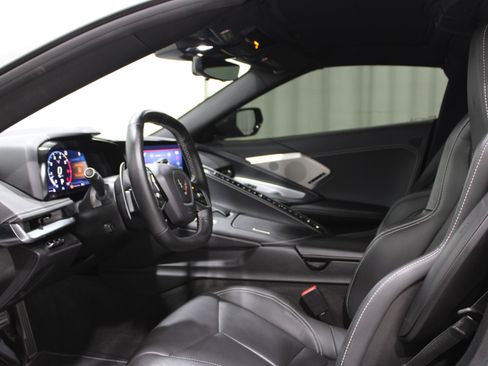 Used 2022 Chevrolet Corvette Stingray Preferred Cpe w/ 2LT image 3