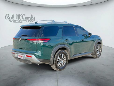 Used 2024 Nissan Pathfinder SL w/ Black Appearance Package FWD image 5