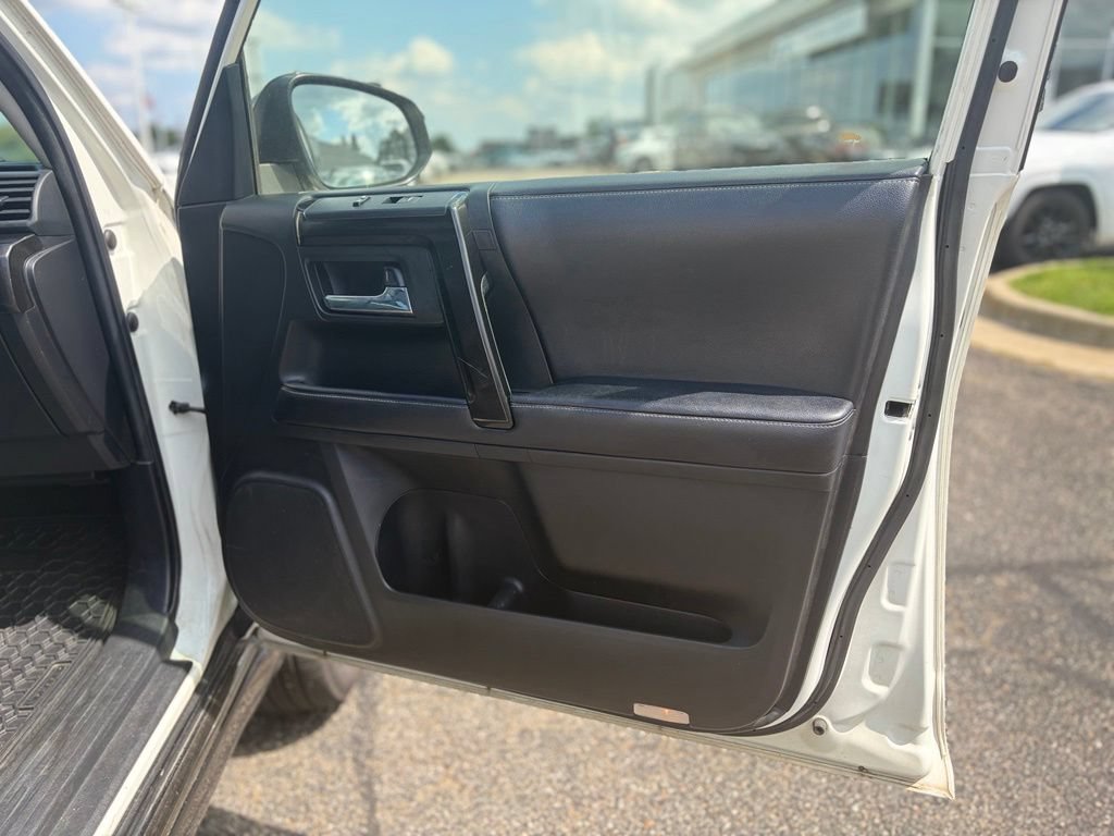 Used 2019 Toyota 4Runner Limited AWD/4WD image 17