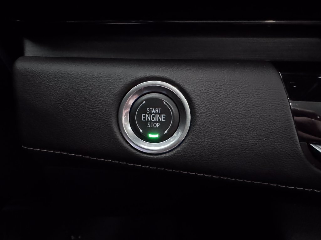 Certified 2024 Cadillac Escalade Premium Luxury AWD/4WD image 26