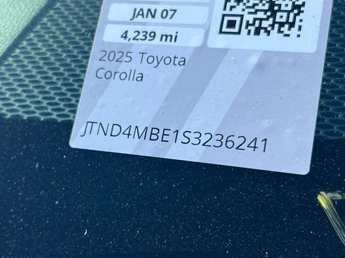 Used 2025 Toyota Corolla SE image 23