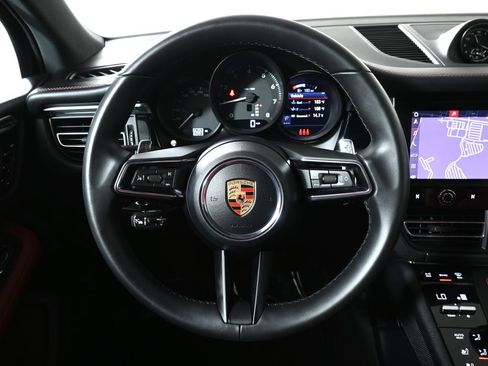Used 2026 Porsche Macan AWD/4WD image 18