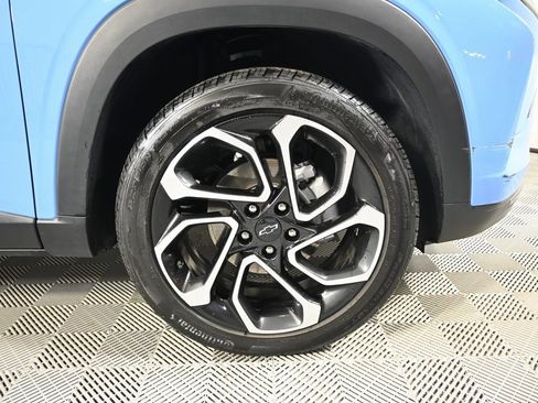 Used 2024 Chevrolet Trax RS w/ Sunroof Package image 11