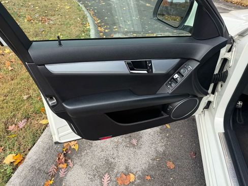 Used 2008 Mercedes-Benz C 300 Sport image 15