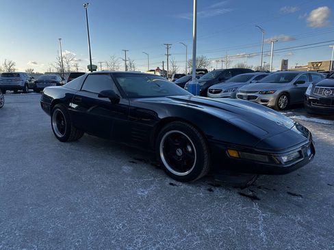 Used 1991 Chevrolet Corvette Coupe image 8