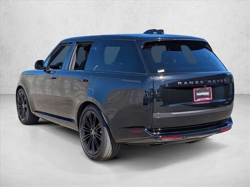 Used 2025 Land Rover Range Rover SE AWD/4WD image 8