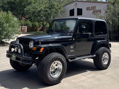 Used 2004 Jeep Wrangler Sahara w/ Dual Top Group AWD/4WD image 3
