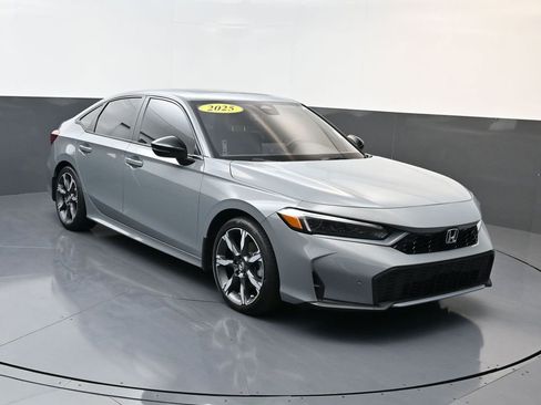 Used 2025 Honda Civic Sport image 1