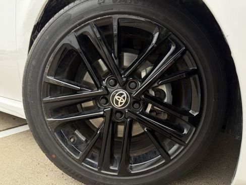 Used 2025 Toyota Camry SE image 10