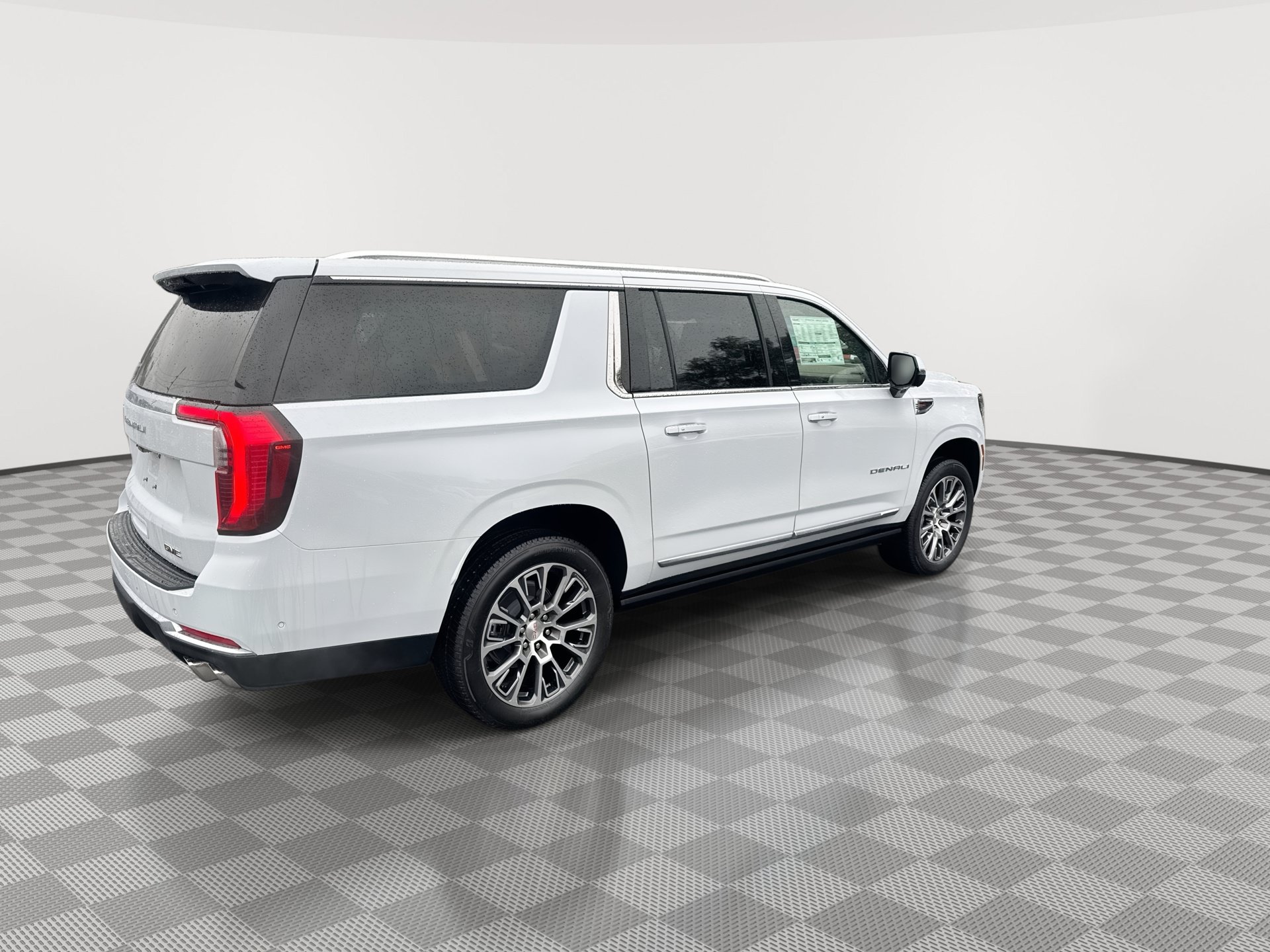 New 2026 GMC Yukon XL Denali w/ Denali Reserve Package AWD/4WD image 8