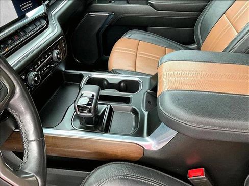 Used 2024 Chevrolet Silverado 1500 High Country image 15