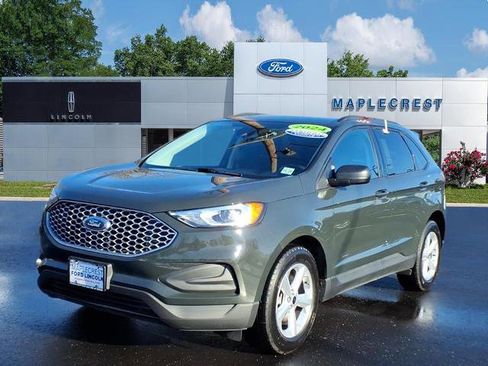 Certified 2024 Ford Edge SE image 2