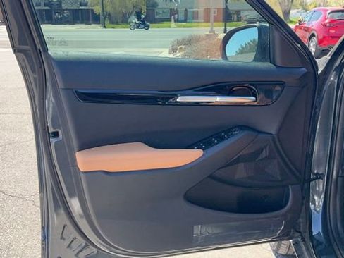 Certified 2025 Kia Seltos EX w/ EX Sunroof Package AWD/4WD image 11