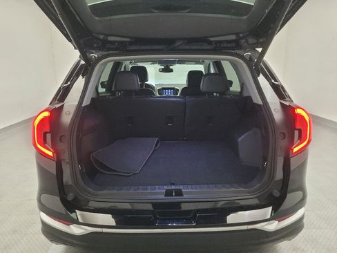 Used 2024 GMC Terrain SLT AWD/4WD image 29