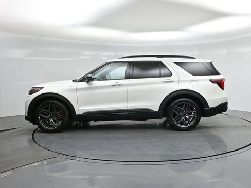 Certified 2025 Ford Explorer ST-Line w/ Premium Package image 33