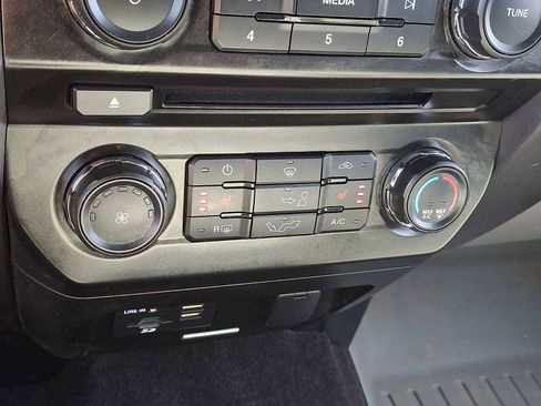 Used 2015 Ford F150 XLT w/ Equipment Group 302A Luxury image 22