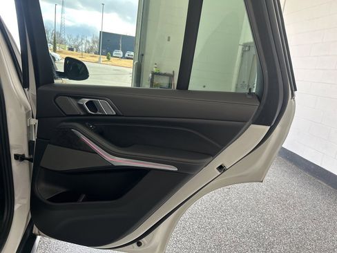 Used 2024 BMW X5 xDrive40i w/ Premium Package image 36