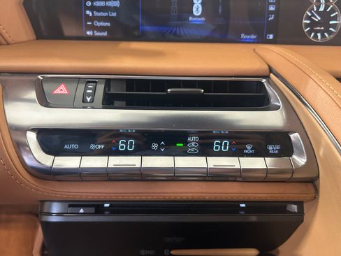 Used 2018 Lexus LC 500 Coupe w/ Sport Package RWD image 19