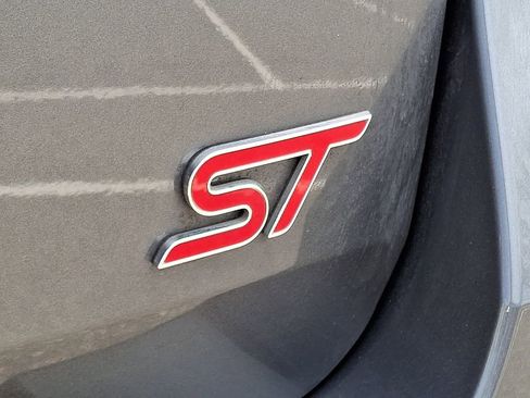 Used 2025 Ford Explorer ST image 33