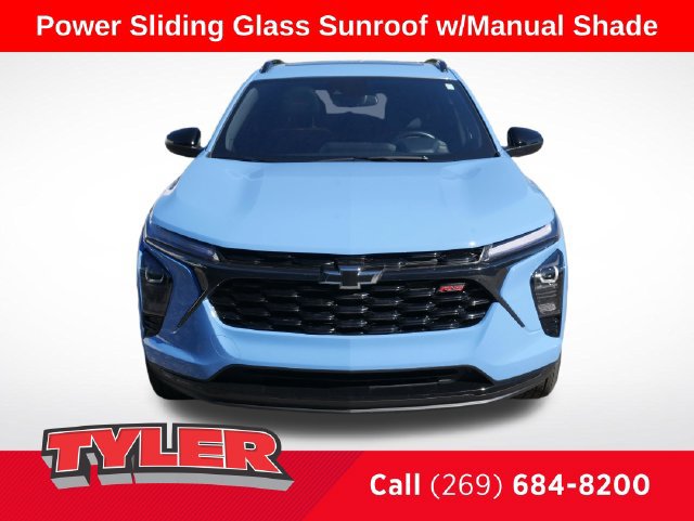 Used 2024 Chevrolet Trax RS w/ Sunroof Package FWD image 2