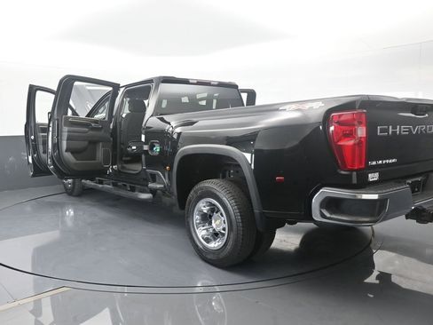Used 2024 Chevrolet Silverado 3500 LT image 80