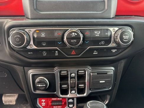 Used 2020 Jeep Gladiator Rubicon image 11