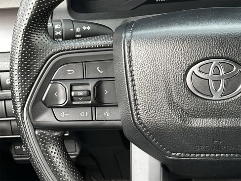 Used 2025 Toyota Tacoma SR5 image 12
