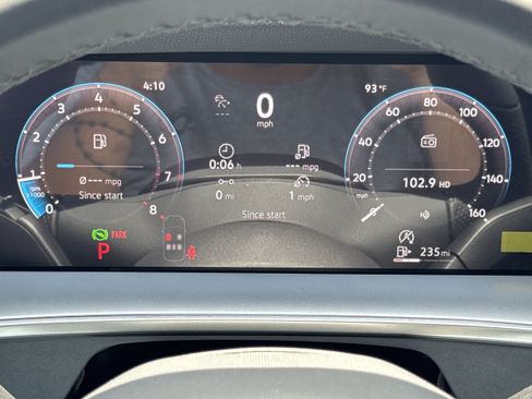 New 2026 Volkswagen Tiguan SE R-Line FWD image 32