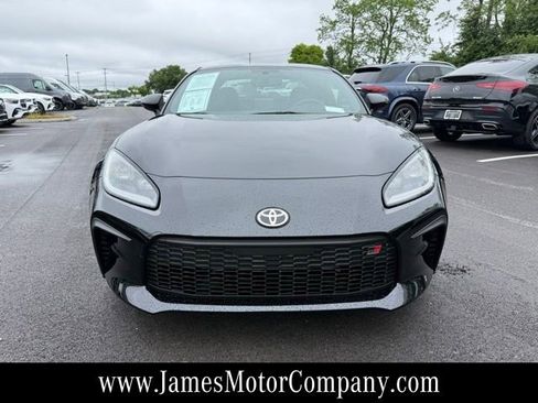 Used 2025 Toyota GR86 Premium w/ Performance Package RWD image 2
