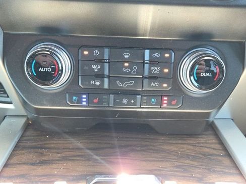 Used 2020 Ford F150 Lariat w/ Equipment Group 502A Luxury AWD/4WD image 31