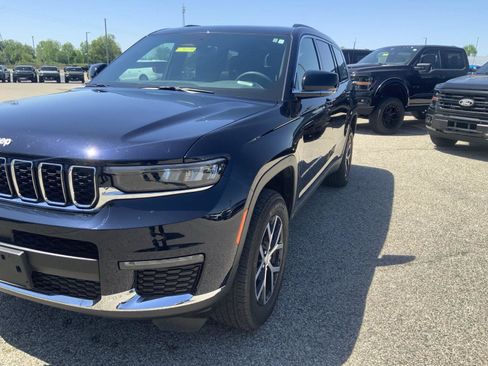 Used 2024 Jeep Grand Cherokee L Limited AWD/4WD image 17