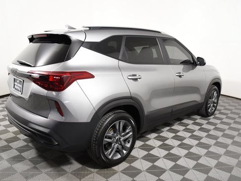 Used 2023 Kia Seltos S w/ Navigation Package AWD/4WD image 7