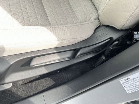 New 2026 Honda HR-V LX image 16