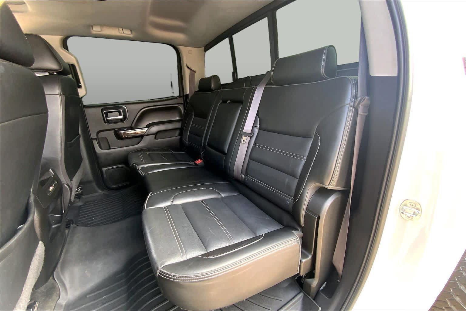 Used 2016 GMC Sierra 2500 Denali w/ Duramax Plus Package AWD/4WD image 19