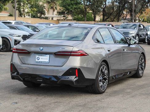 Used 2025 BMW i5 xDrive40 image 6