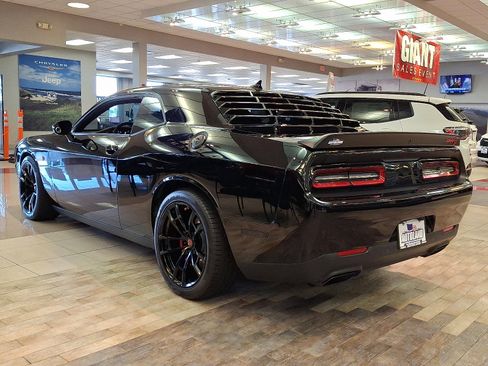 Used 2023 Dodge Challenger SRT Hellcat w/ Driver Convenience Group image 4