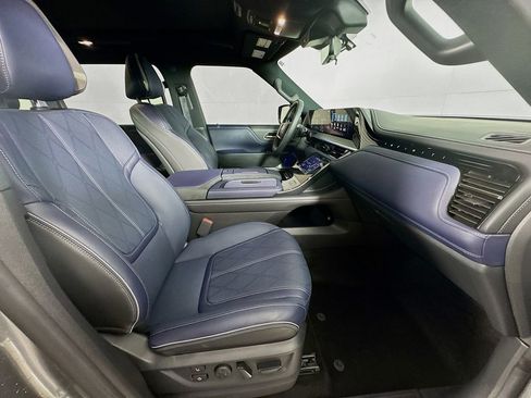 Used 2026 INFINITI QX80 4WD w/ Sport Exterior Package image 38