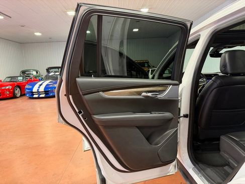 Used 2022 Cadillac XT6 Premium Luxury w/ Platinum Package image 19