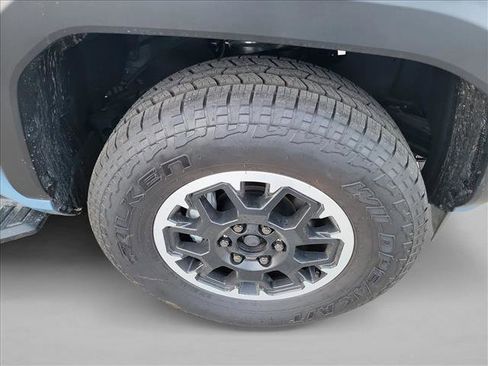 Used 2025 Toyota 4Runner TRD Off-Road image 10